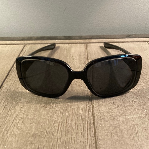 Oakley Accessories - Ladies Black Oakley Sunglasses